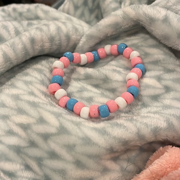 PRIDE FLAG BRACELETS!! - Picture 2 of 5